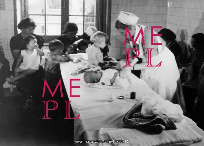 : Care of refugees in Saint-Dizier, 1940 : Care of refugees in Saint-Dizier, 1940