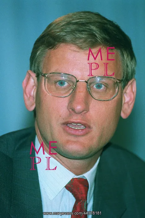  : Carl Bildt