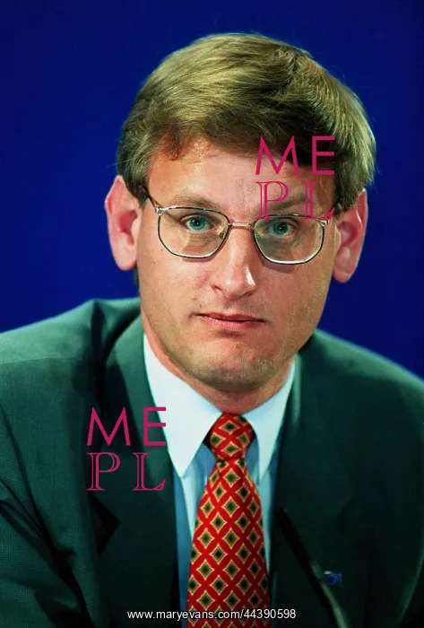  : Carl Bildt