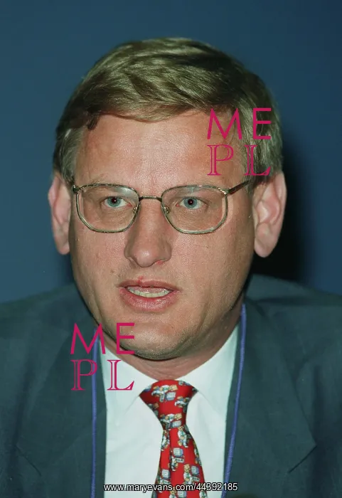  : Carl Bildt