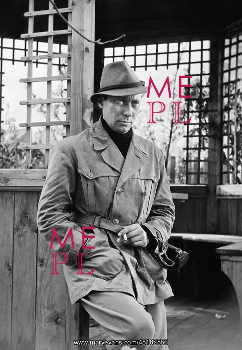 : Carl Raddatz in Homecoming, 1941 : Carl Raddatz in Homecoming, 1941