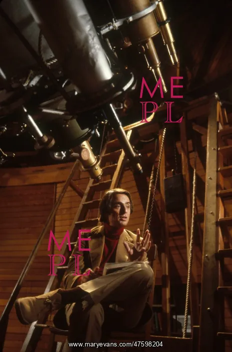 : Carl Sagan on the Set of Cosmos : Carl Sagan on the Set of Cosmos