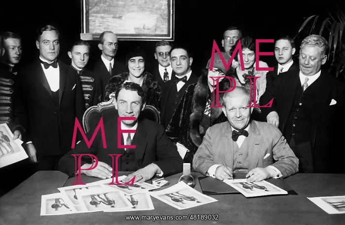 : Carl Schenstrom and Harald Madsen in an autograph session, 1 : Carl Schenstrom and Harald Madsen in an autograph session, 1