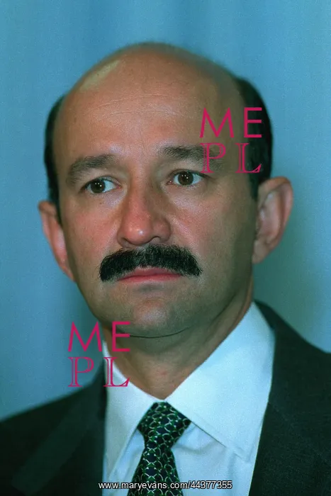  : Carlos Salinas De Gortari
