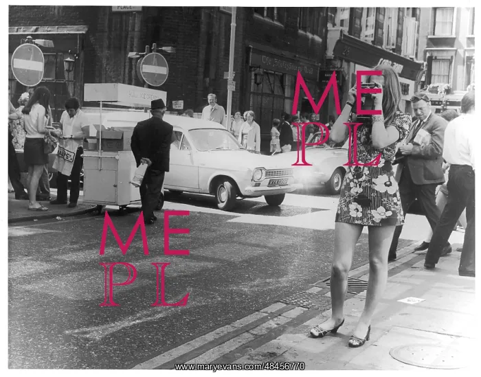 : CARNABY ST. PHOTOGRAPHER : CARNABY ST. PHOTOGRAPHER