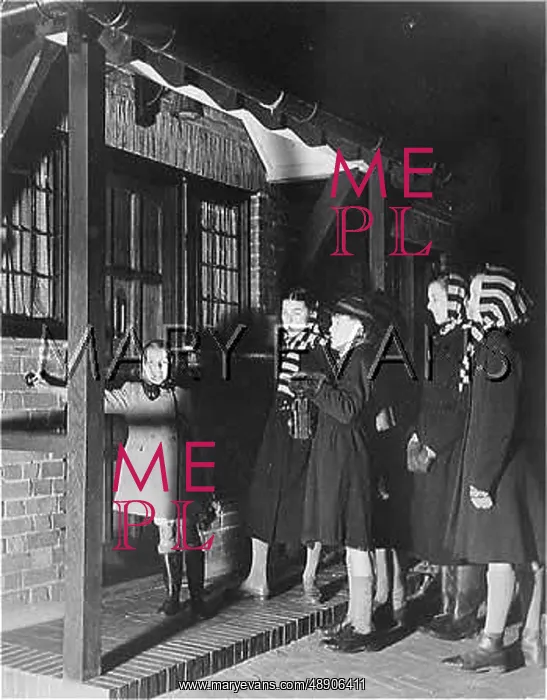  : CAROL SINGERS 1930S