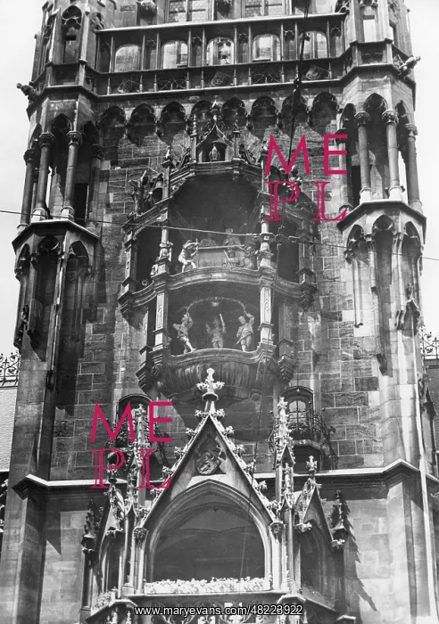 : Carrillon at new town hall in Munich : Carrillon at new town hall in Munich