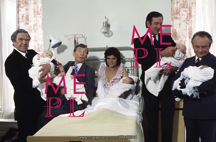 : CARRY ON EMMANUELLE : CARRY ON EMMANUELLE