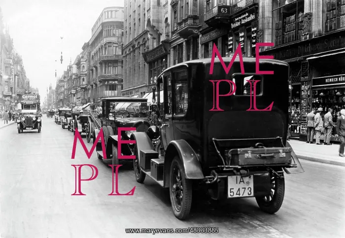 : Cars in the Friedrichstrasse in Berlin, approx. 40s : Cars in the Friedrichstrasse in Berlin, approx. 40s