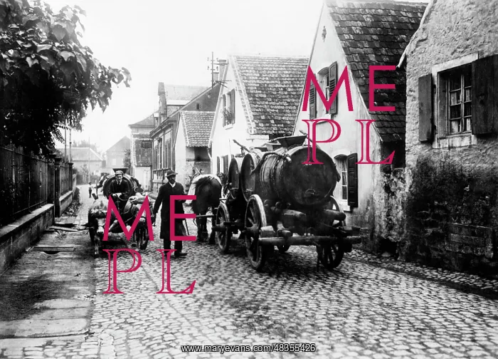 : Two carts in Forst, 1934 : Two carts in Forst, 1934