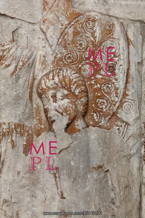 : Carved figures on the base of the four Corinthian : Carved figures on the base of the four Corinthian