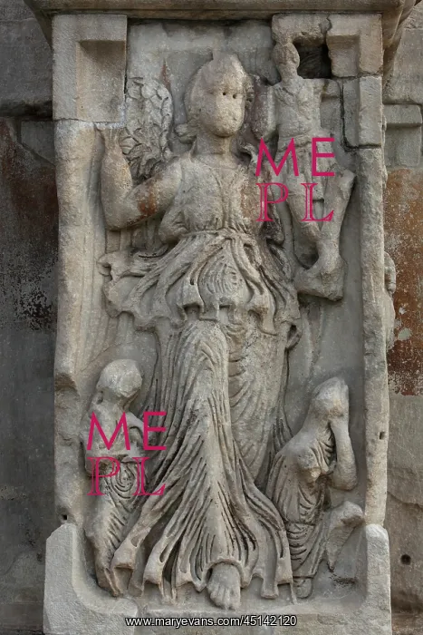 : Carved figures on the base of the four Corinthian : Carved figures on the base of the four Corinthian