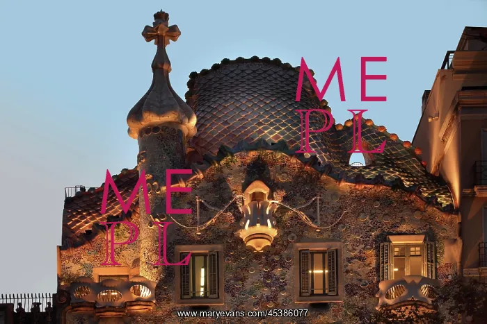 : Casa Battlo at twilight, Barcelona, Spain : Casa Battlo at twilight, Barcelona, Spain