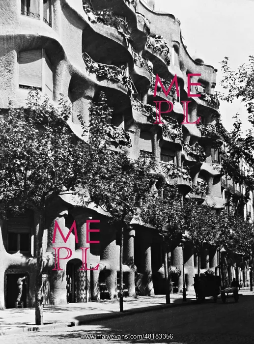 : Casa Mila in Barcelona, 1931 : Casa Mila in Barcelona, 1931