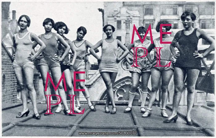 : Cast of Blackbirds revue rehearsing : Cast of Blackbirds revue rehearsing
