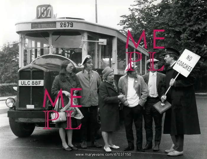 : Cast of TV comedy series On the Buses, LWT : Cast of TV comedy series On the Buses, LWT