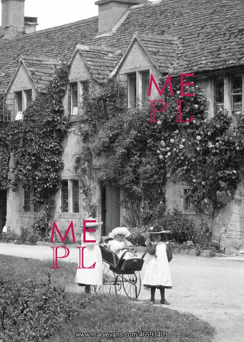  : Castle Combe, Girls 1907