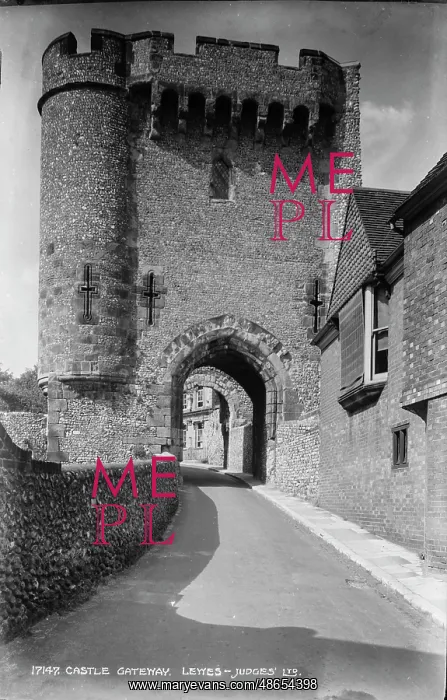 : Castle Gateway : Castle Gateway