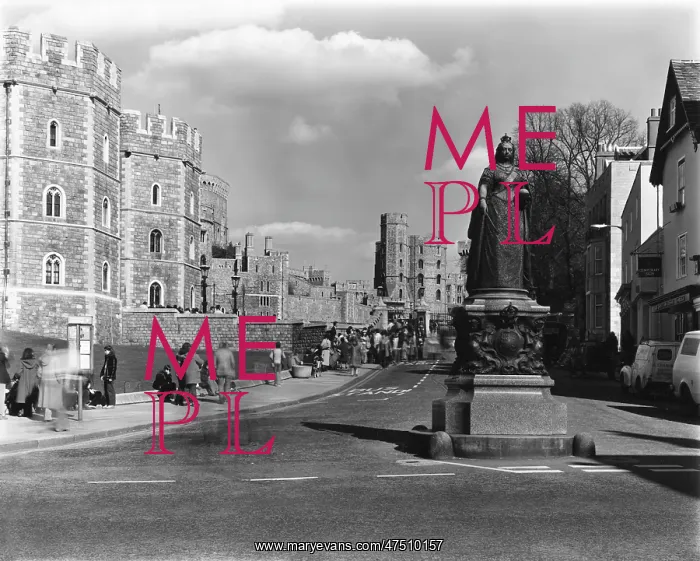 : CASTLE HILL, WINDSOR : CASTLE HILL, WINDSOR