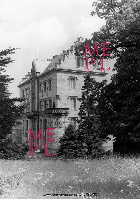 : Castle Reinhardsbrunn in Friedrichroda, 1933 : Castle Reinhardsbrunn in Friedrichroda, 1933