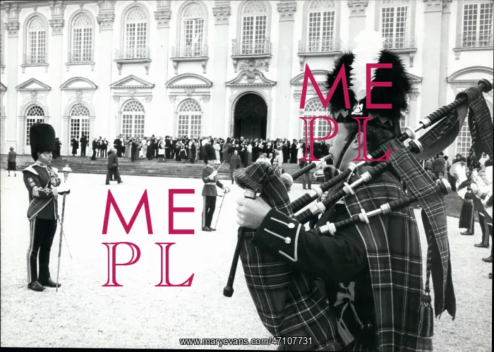 : Castle of Schleibheim, Munich, with bagpiper : Castle of Schleibheim, Munich, with bagpiper