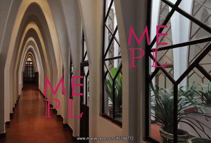  : Catenary arched corridor, Colegio Teresiano, Barcelona