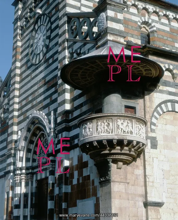 : Cathedral in Prato with pulpit by Donatello and ohers : Cathedral in Prato with pulpit by Donatello and ohers