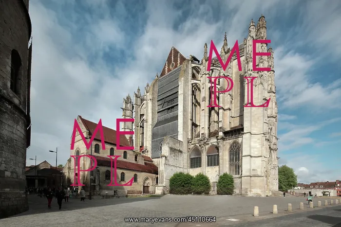: Cathedrale Saint-Pierre de Beauvais and Basse : Cathedrale Saint-Pierre de Beauvais and Basse