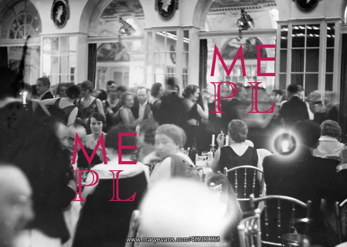 : Cavaliers Ball at Hotel Adlon : Cavaliers Ball at Hotel Adlon