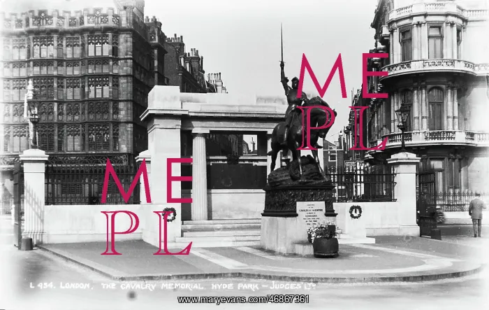 : The Cavalry Memorial in Hyde Park : The Cavalry Memorial in Hyde Park