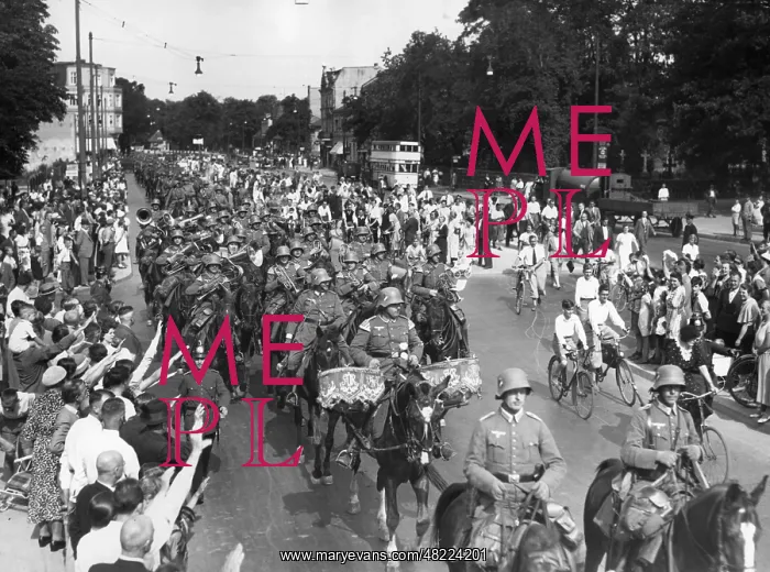 : Cavalry of the Wehrmacht at a parade in Berlin : Cavalry of the Wehrmacht at a parade in Berlin
