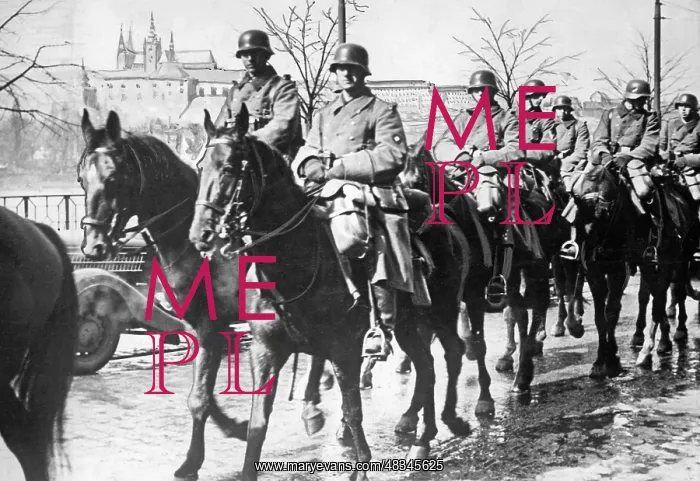 : Cavalrymen in Prague, 1939 : Cavalrymen in Prague, 1939