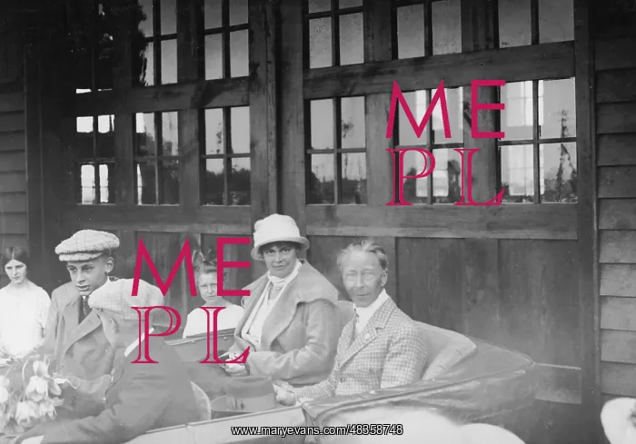 : Cecilie and Wilhelm of Prussia in Bremerhaven, 1925 : Cecilie and Wilhelm of Prussia in Bremerhaven, 1925