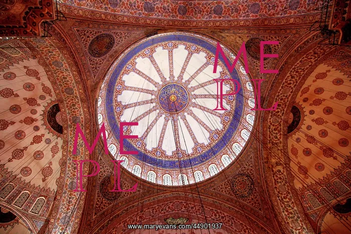 : The ceiling rose of the Sultan Ahmed Mosque in Istanbul, Turk : The ceiling rose of the Sultan Ahmed Mosque in Istanbul, Turk