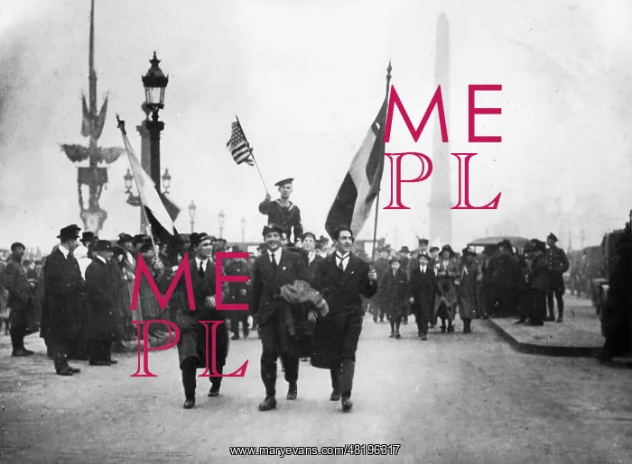 : Celebration of the end of the war in Paris, 1918 : Celebration of the end of the war in Paris, 1918
