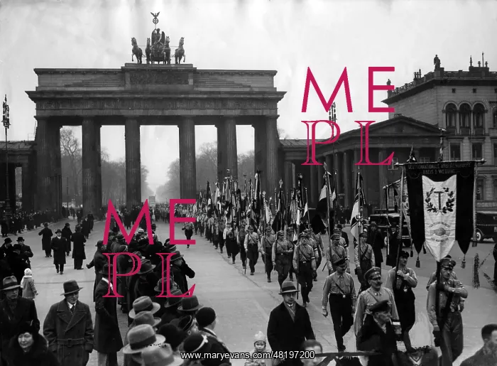 : Celebratory march through the Brandenburg Gate, 1933 : Celebratory march through the Brandenburg Gate, 1933