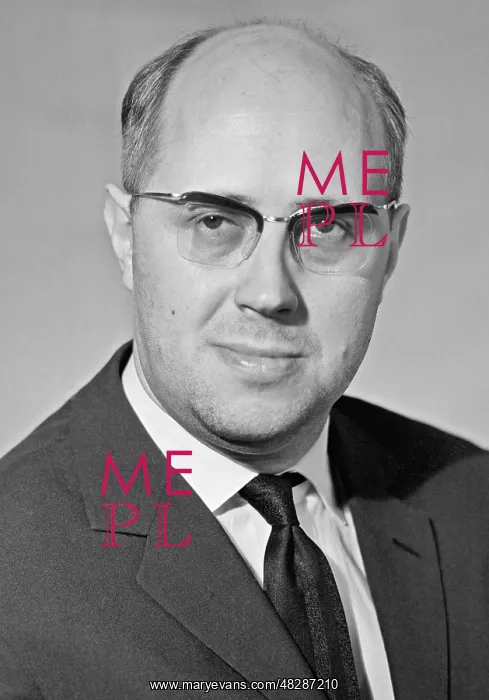 : Cellist M. Rostropovich : Cellist M. Rostropovich