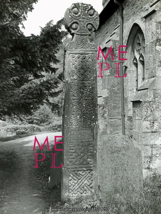 : Celtic cross, St Brynach Church, Nevern, South Wales : Celtic cross, St Brynach Church, Nevern, South Wales