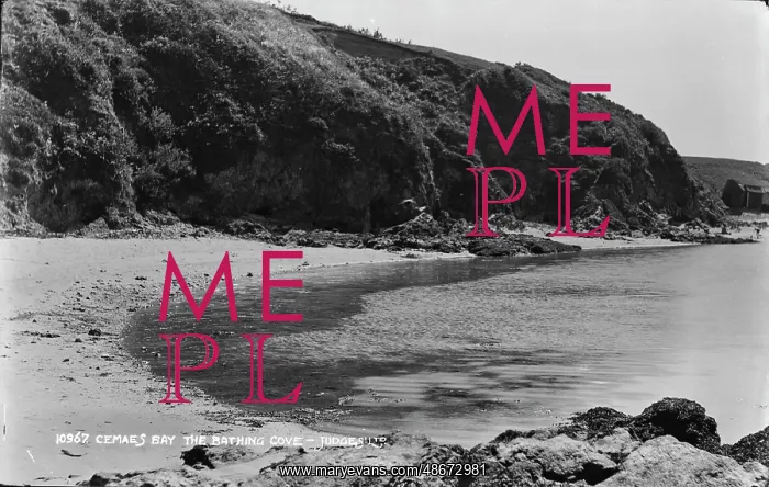 : Cemaes Bay - The Bathing Cove : Cemaes Bay - The Bathing Cove