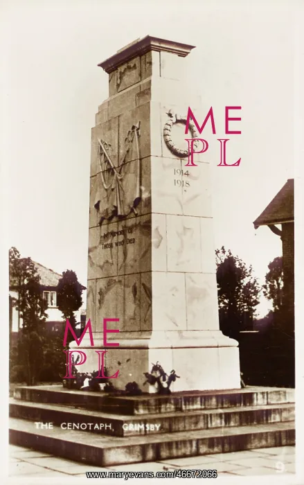 : The Cenotaph - Grimsby, Humberside : The Cenotaph - Grimsby, Humberside