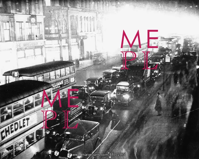 : Central London traffic at night : Central London traffic at night