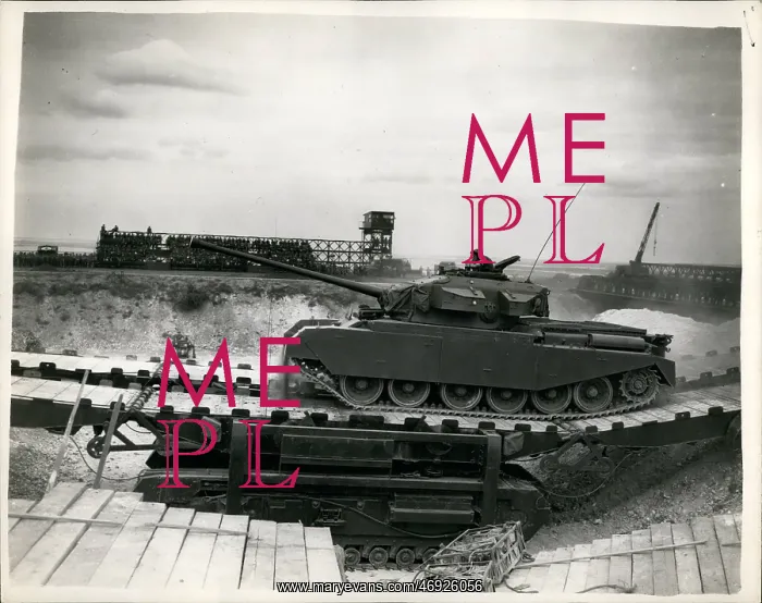 : Centurion tank demonstrated at Chatham, Kent : Centurion tank demonstrated at Chatham, Kent