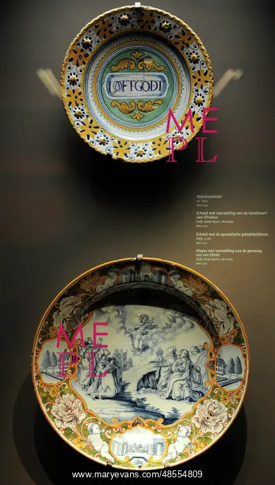 : Ceramic. Plates decorated with scenes religious, 17th-18th ce : Ceramic. Plates decorated with scenes religious, 17th-18th ce