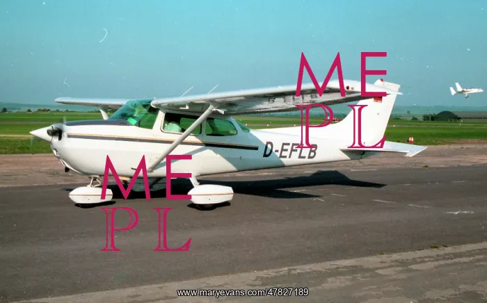 : Cessna 172N Skyhawk D-EFLB : Cessna 172N Skyhawk D-EFLB