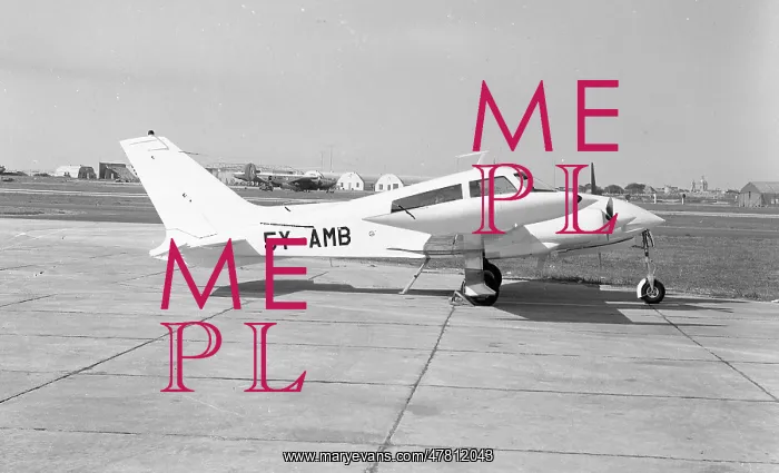 : Cessna 310Q 5Y-AHB : Cessna 310Q 5Y-AHB
