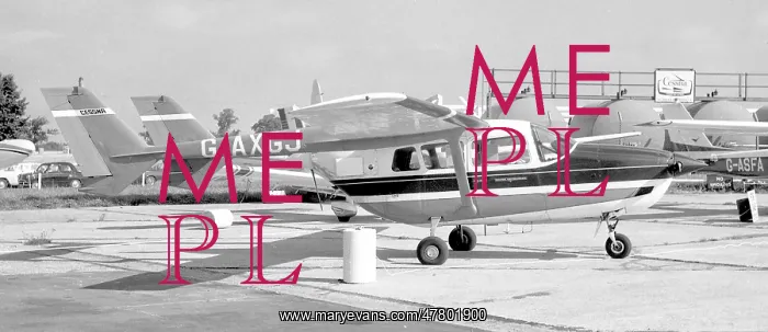 : Cessna 337D Super Skymaster G-AXGJ : Cessna 337D Super Skymaster G-AXGJ