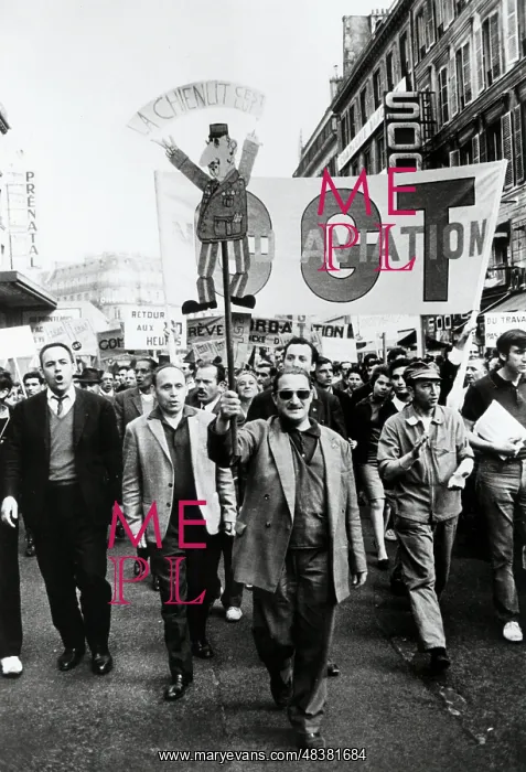 : CGT Trade unionists on strike marching from the : CGT Trade unionists on strike marching from the