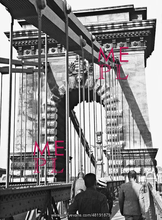 : Chain Bridge in Budapest, 1939 : Chain Bridge in Budapest, 1939