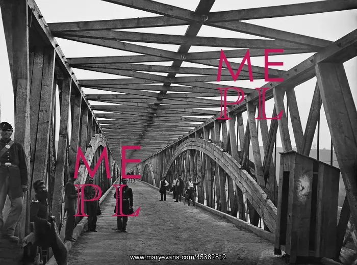 : Chain Bridge over the Potomac River in northwest : Chain Bridge over the Potomac River in northwest