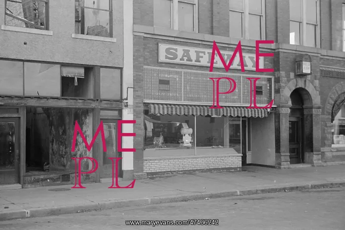 : Chain store, Wymore, Nebraska : Chain store, Wymore, Nebraska
